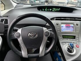 Toyota Prius Plug-in vaihtoauto