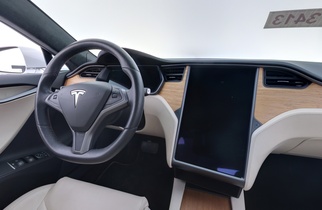 Tesla Model S vaihtoauto