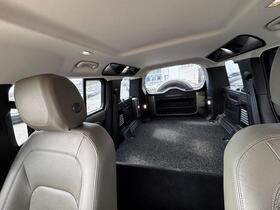 Land Rover Defender vaihtoauto