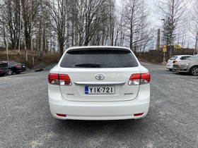 Toyota Avensis vaihtoauto