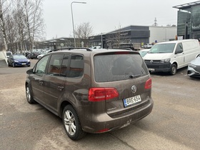 Volkswagen Touran vaihtoauto