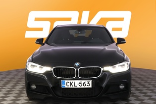 BMW 330 vaihtoauto