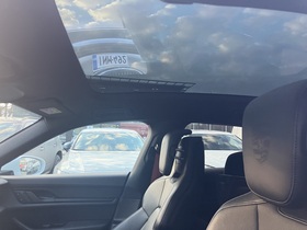 Porsche Taycan vaihtoauto