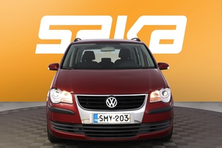 Volkswagen Touran vaihtoauto