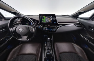 Toyota C-HR vaihtoauto