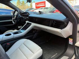 Porsche Taycan vaihtoauto