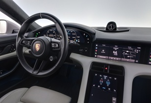 Porsche Taycan vaihtoauto
