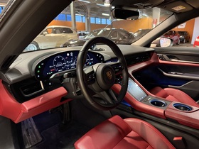 Porsche Taycan vaihtoauto