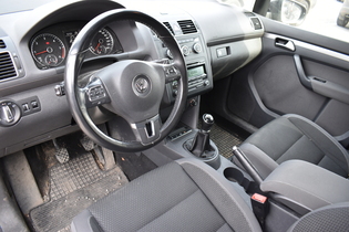 Volkswagen Touran vaihtoauto