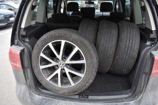 Volkswagen Touran vaihtoauto