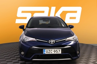 Toyota Avensis vaihtoauto