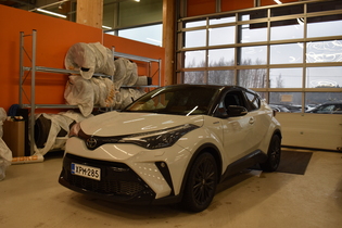 Toyota C-HR vaihtoauto