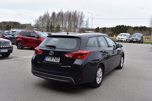 Toyota Auris vaihtoauto
