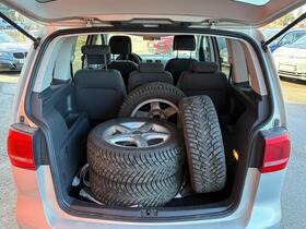 Volkswagen Touran vaihtoauto