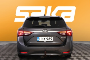 Toyota Avensis vaihtoauto