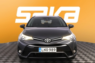 Toyota Avensis vaihtoauto