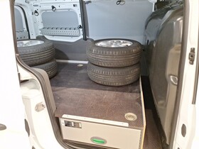 Ford Transit Connect vaihtoauto