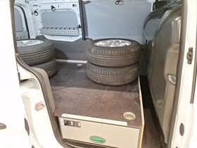 Ford Transit Connect vaihtoauto