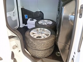 Ford Transit Courier vaihtoauto