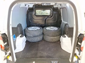 Ford Transit Courier vaihtoauto