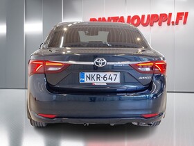 Toyota Avensis vaihtoauto