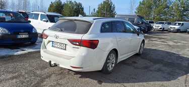 Toyota Avensis vaihtoauto
