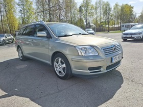 Toyota Avensis vaihtoauto