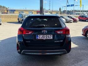 Toyota Auris vaihtoauto