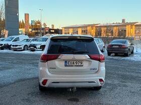 Mitsubishi Outlander PHEV vaihtoauto