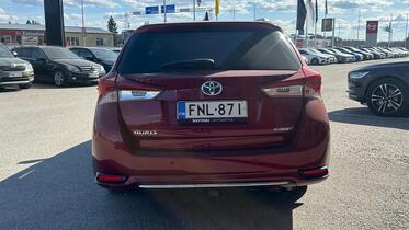 Toyota Auris vaihtoauto