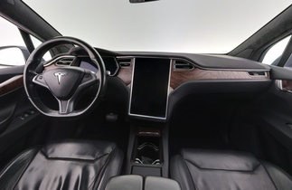 Tesla Model X vaihtoauto