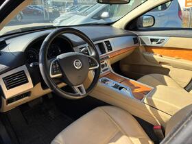 Jaguar XF vaihtoauto