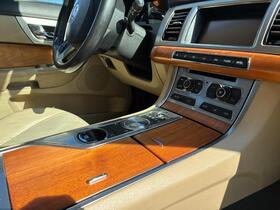 Jaguar XF vaihtoauto