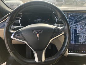 Tesla Model S vaihtoauto