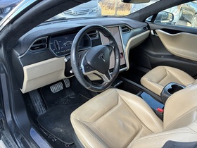 Tesla Model S vaihtoauto