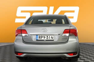 Toyota Avensis vaihtoauto