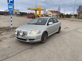 Toyota Avensis vaihtoauto