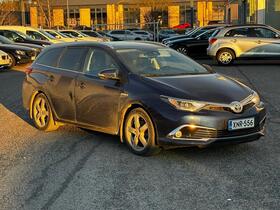 Toyota Auris vaihtoauto