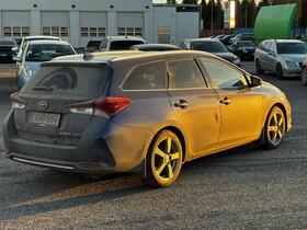 Toyota Auris vaihtoauto