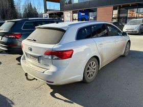 Toyota Avensis vaihtoauto