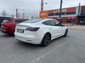 Tesla Model 3 vaihtoauto
