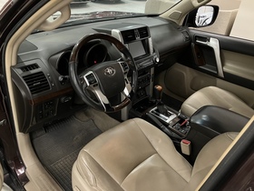Toyota Land Cruiser vaihtoauto