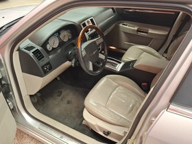 Chrysler 300C vaihtoauto