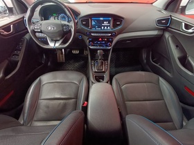 Hyundai IONIQ plug-in vaihtoauto