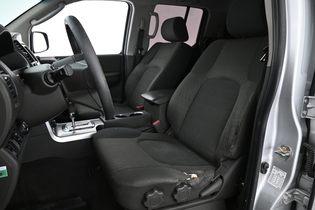 Nissan Navara vaihtoauto