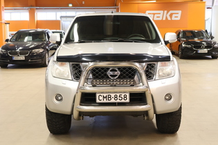 Nissan Navara vaihtoauto