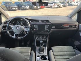 Volkswagen Touran vaihtoauto