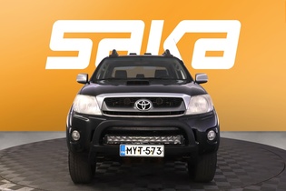 Toyota Hilux vaihtoauto