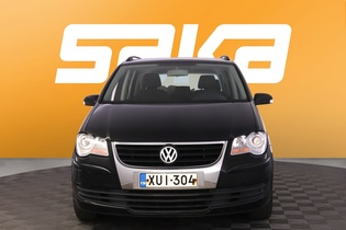 Volkswagen Touran vaihtoauto