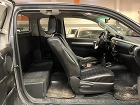 Toyota Hilux vaihtoauto